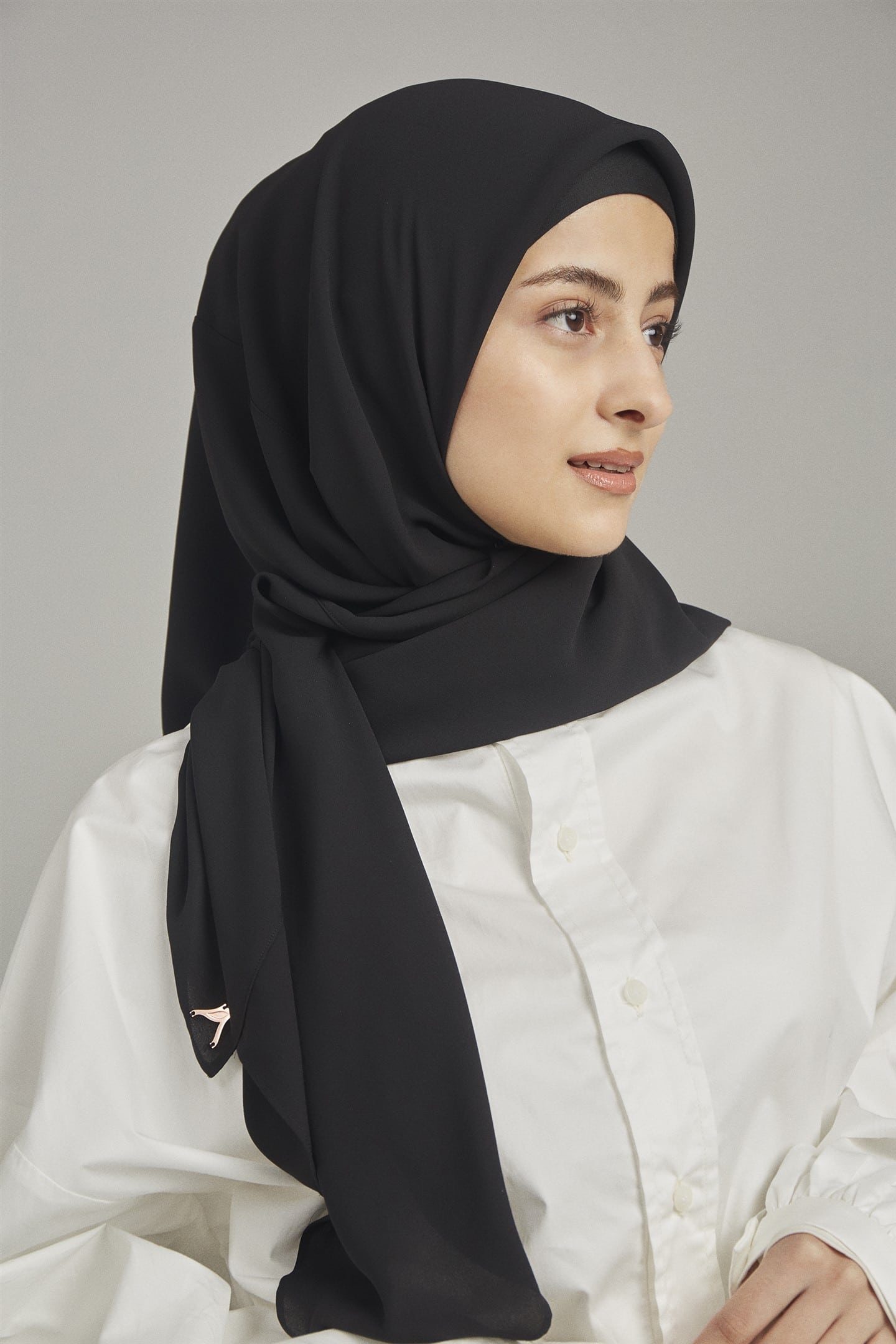 ORIKAMI SQUARE-PLEATED SCARF BLACK STAR 3