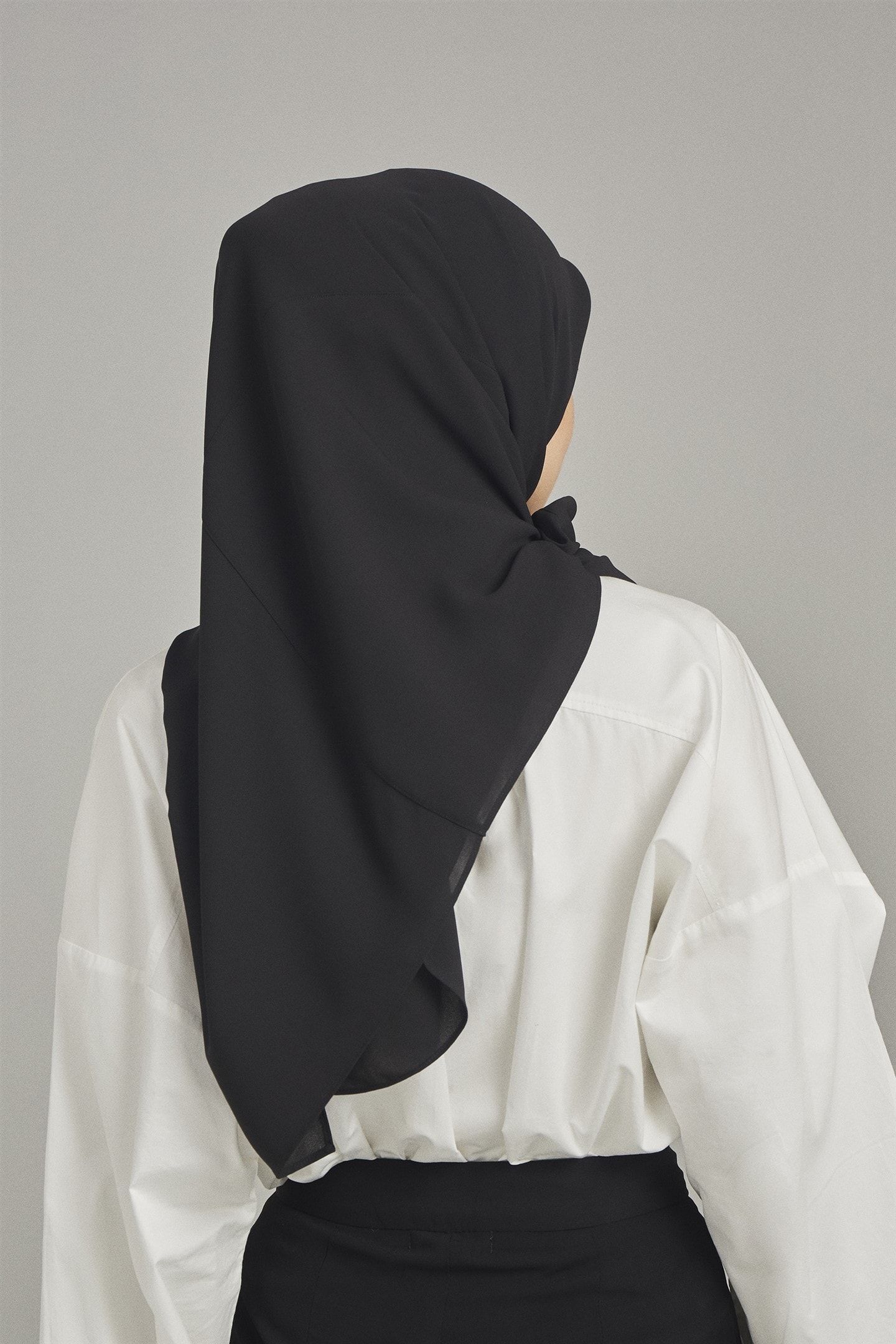 ORIKAMI SQUARE-PLEATED SCARF BLACK STAR 4