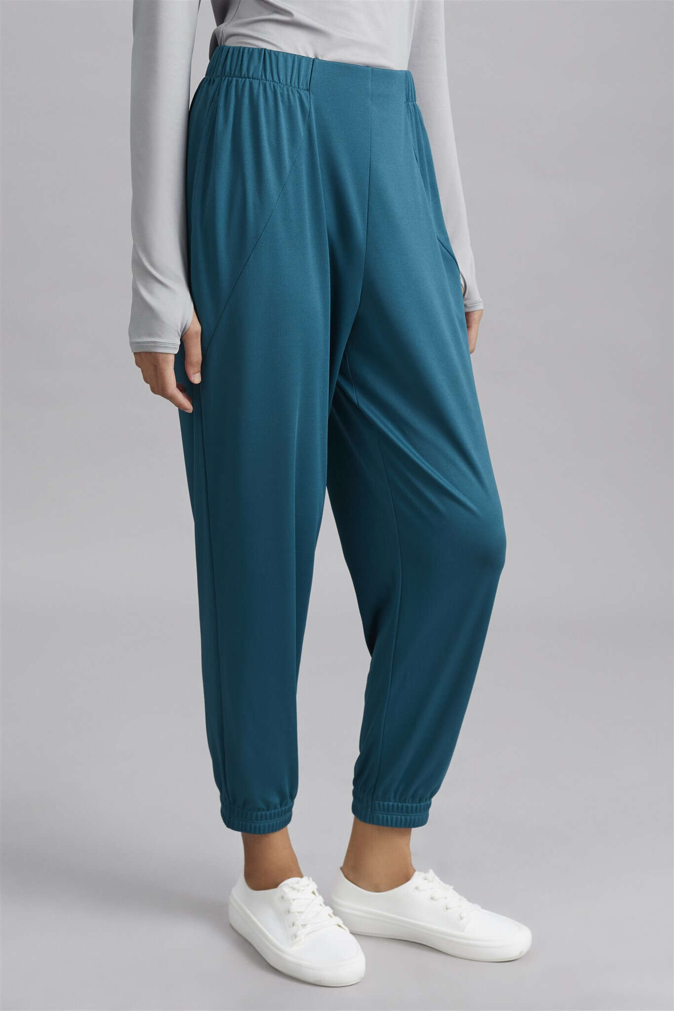 (1) FOREST GREEN